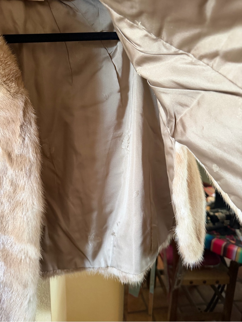 Adorable Small Blonde Mink Stole By Buffums - Picture 3 of 5
